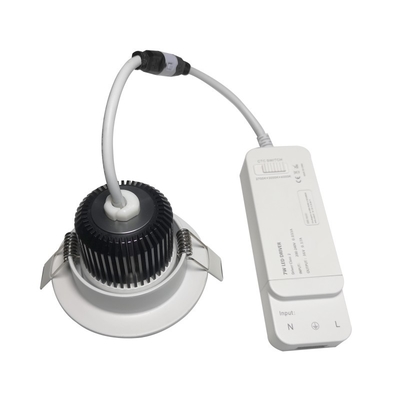 Diodo emissor de luz Downlights 8w de Smart do ângulo de feixe 38/60° que escurece/temperatura de cor ajustável