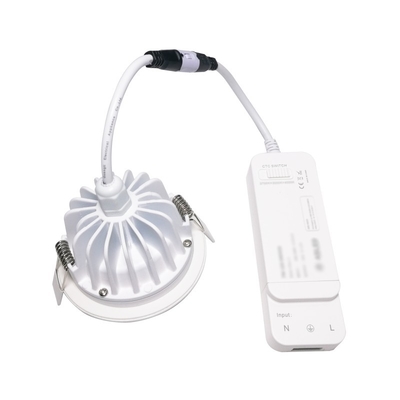 A superfície do diodo emissor de luz Downlights de IP65 Smart montou o controle 9W do telefone de Wifi Tuya 5 anos de garantia