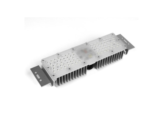 Do módulo de alumínio da luz de rua do diodo emissor de luz de AC180-300V 50W proteção alta do impulso do lúmen 10KVA